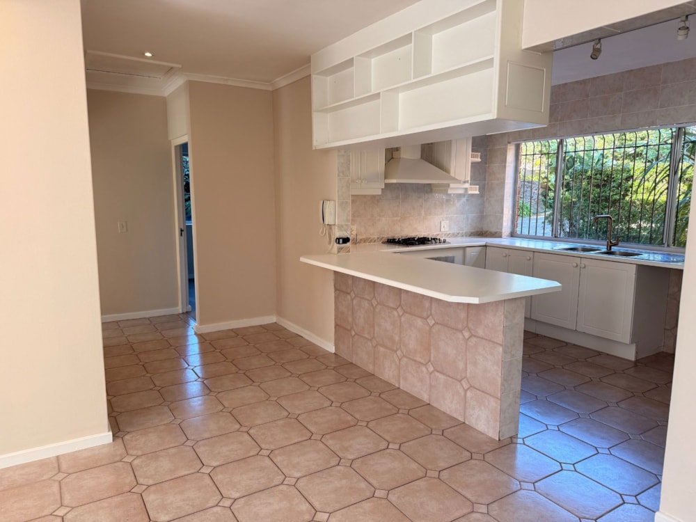 Cottage to rent in Constantia, Cape Town - RBL1742347 Cottage to rent in Constantia, Cape Town - RBL1742347