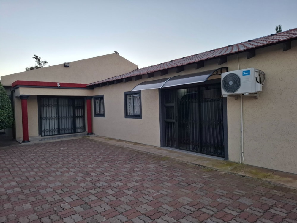 House to rent in Block 5, Botswana - 3BO1742884