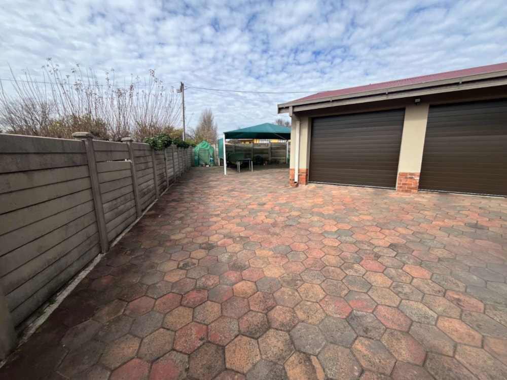 House for sale in Morelig - 1BTH1742576