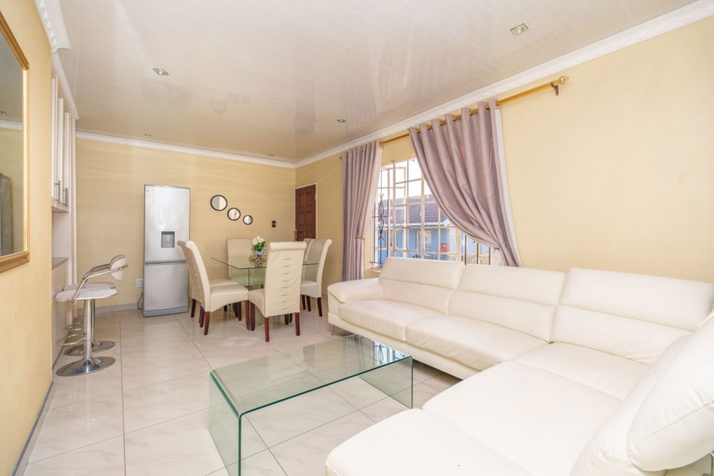 Townhouse for sale in Roodepoort West - RAN1742555 Townhouse for sale in Roodepoort West - RAN1742555