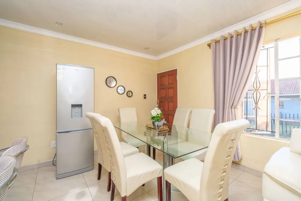 Townhouse for sale in Roodepoort West - RAN1742555 Townhouse for sale in Roodepoort West - RAN1742555