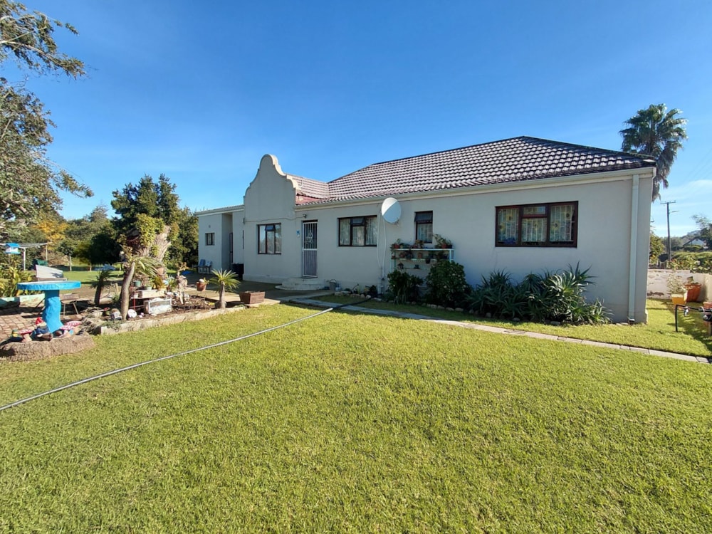House for sale in Heidelberg, Garden Route - 1SR1742726 House for sale in Heidelberg, Garden Route - 1SR1742726