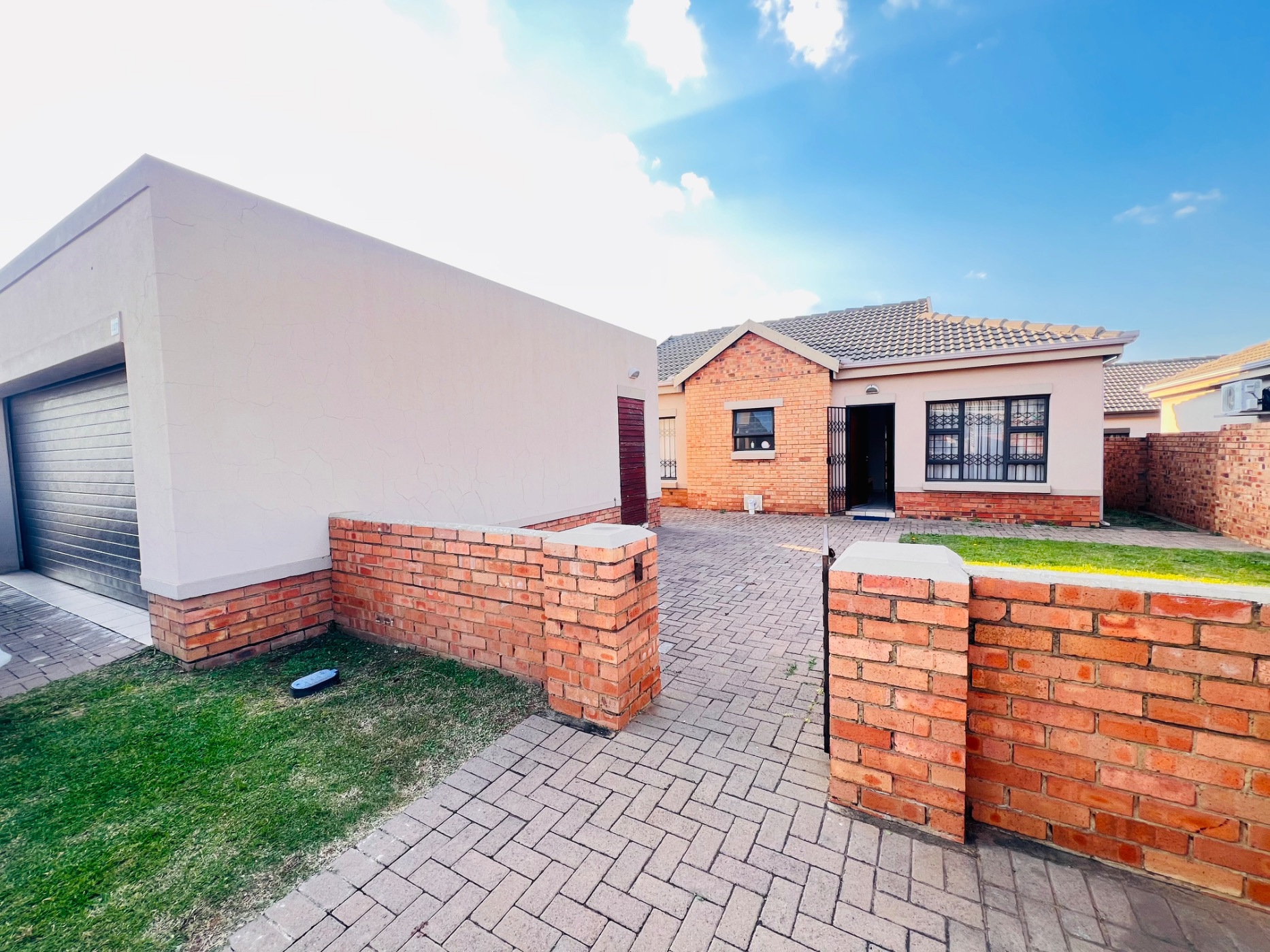 Security complex home for sale in Witbank Central (eMalahleni Central) - 1WD1742821