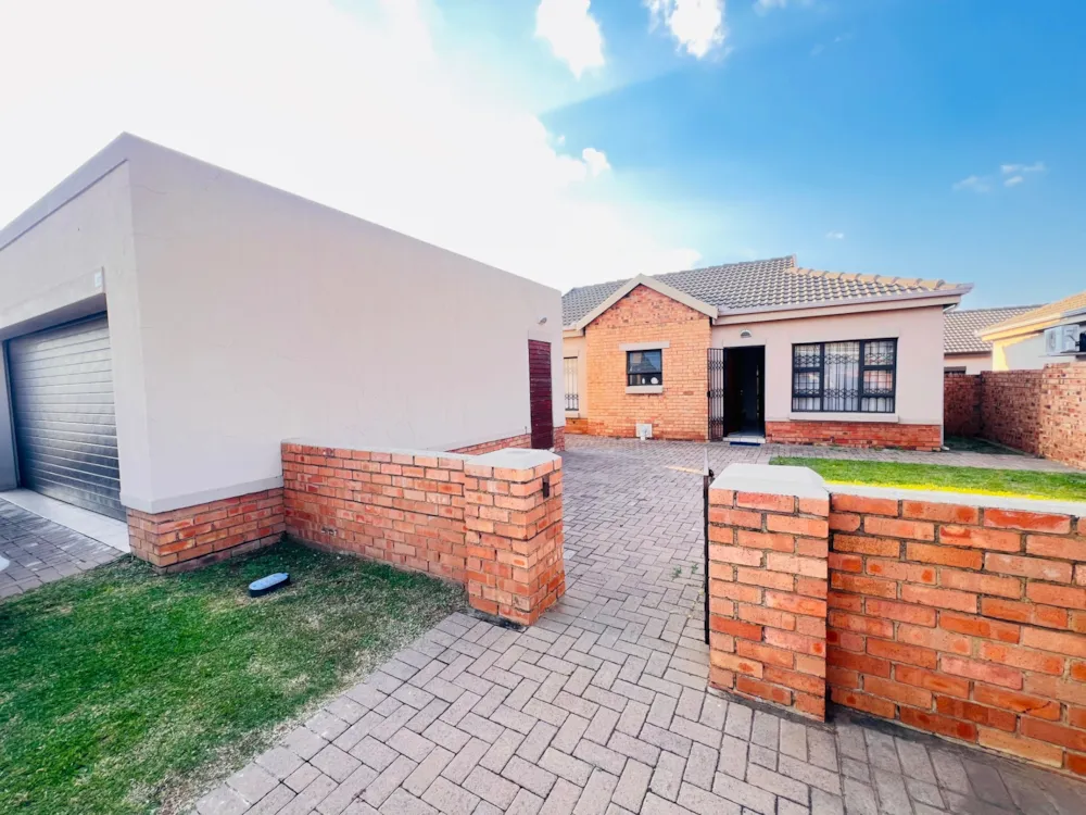 Security complex home for sale in Witbank Central (eMalahleni Central)  - 1WD1742821