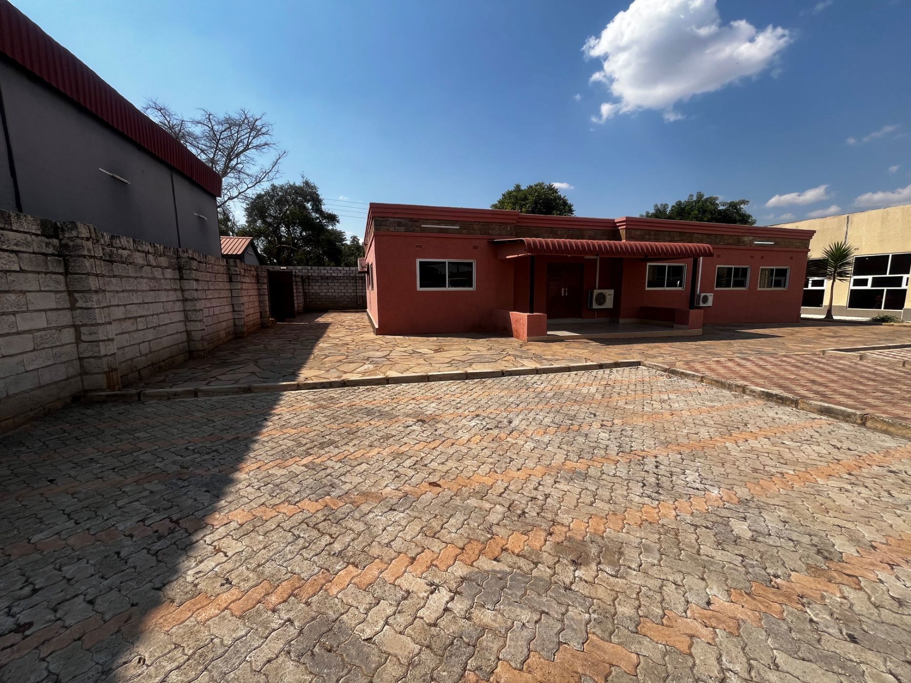 Commercial Building to rent in Lilayi, Zambia - 3ZA1742831