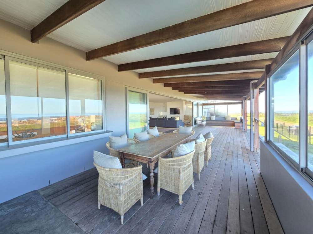 Double-storey house to rent in Cape St Francis - 1SA1742851 Double-storey house to rent in Cape St Francis - 1SA1742851