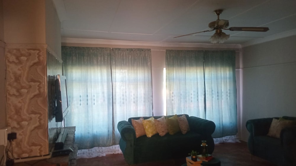 Single-storey house for sale in Odendaalsrus - 1WM1742858