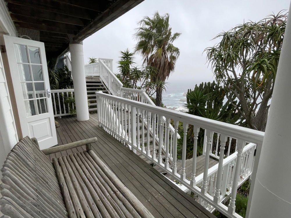 Bachelor apartment to rent in Llandudno - HYL1742883
