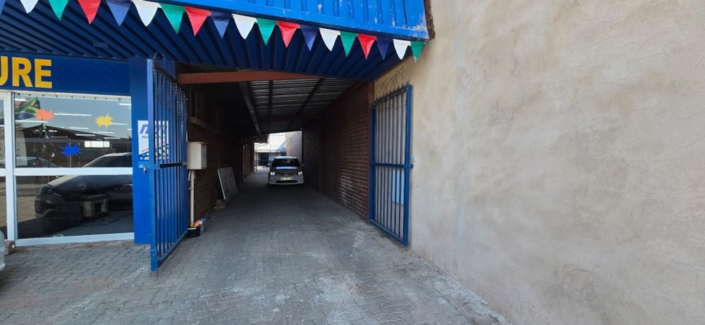 Commercial retail property for sale in Brits - 1HR1742952 Commercial retail property for sale in Brits - 1HR1742952