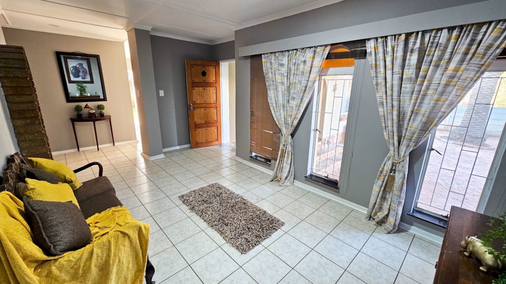 House for sale in Uitsig, Bloemfontein - 1BX1742881 House for sale in Uitsig, Bloemfontein - 1BX1742881