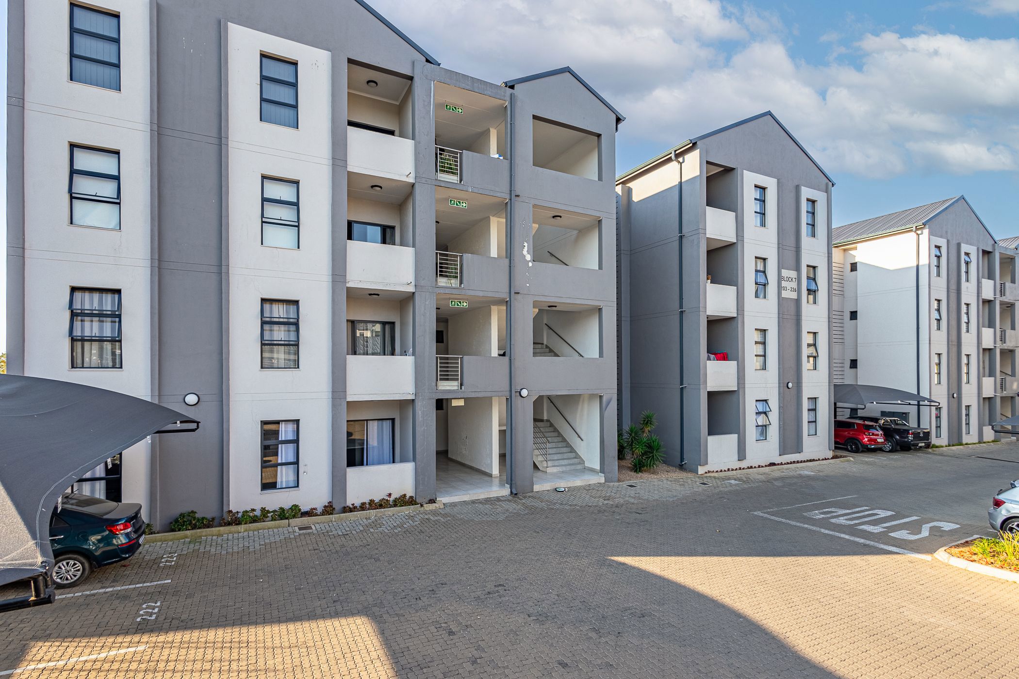 Apartment for sale in Midridge Park - MR1742938