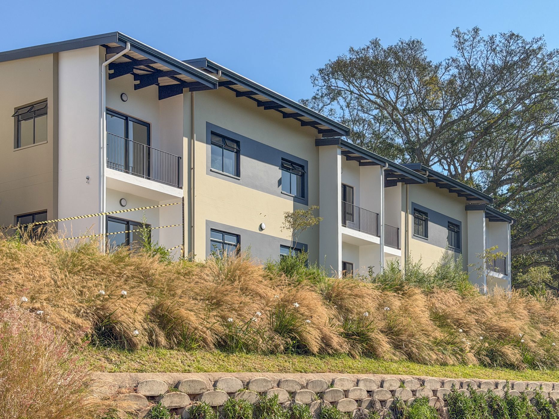 Apartment for sale in Waterfall, Upper Highway - 1KF1742951