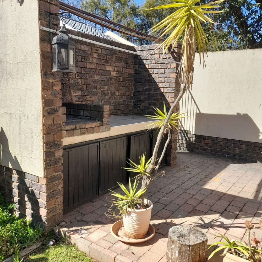 Townhouse to rent in Fourways - FYL1743035 Townhouse to rent in Fourways - FYL1743035