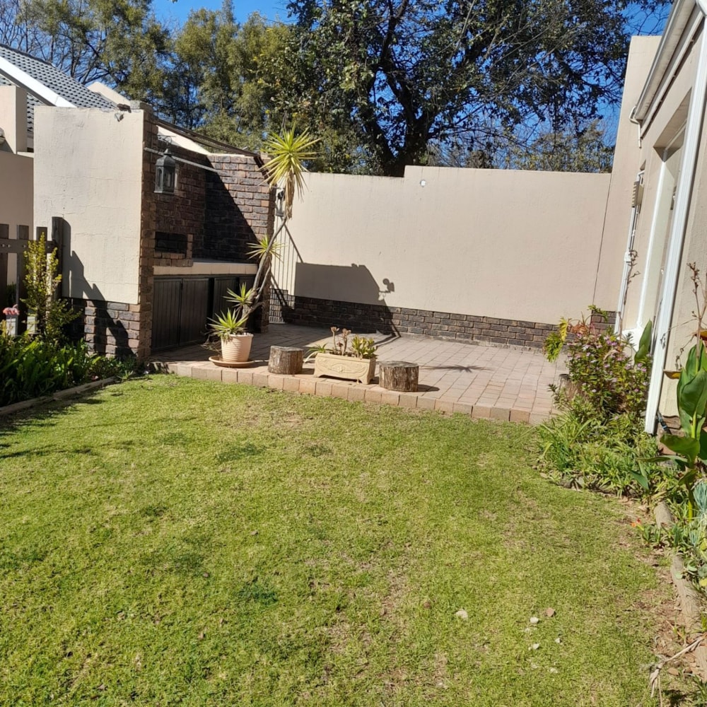 Townhouse to rent in Fourways - FYL1743035 Townhouse to rent in Fourways - FYL1743035