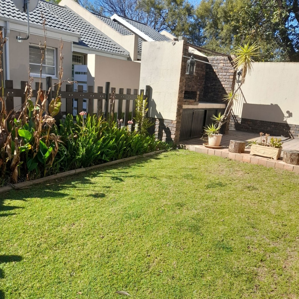 Townhouse to rent in Fourways - FYL1743035 Townhouse to rent in Fourways - FYL1743035
