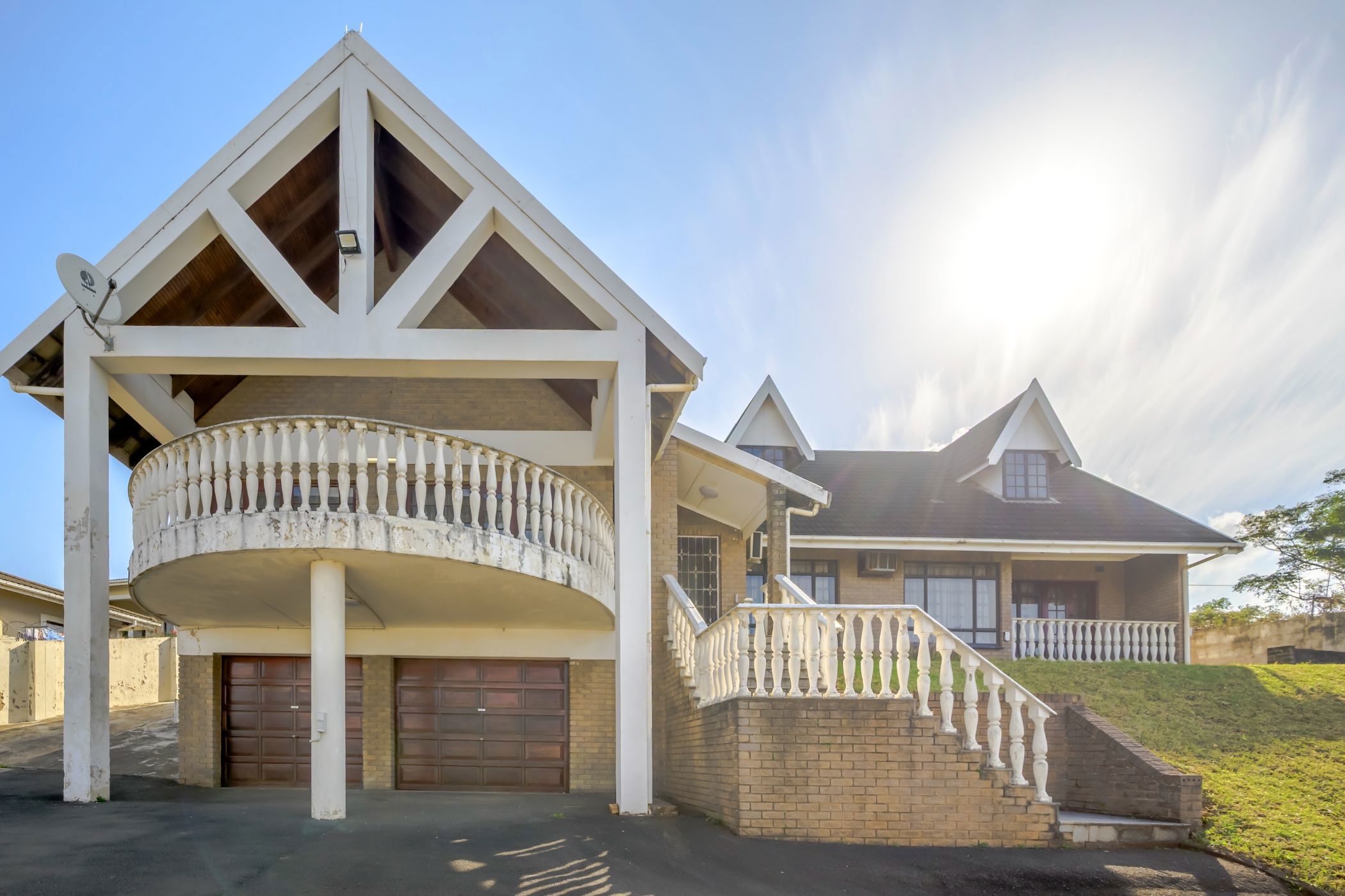 House for sale in Everest Heights - 1ND1743273