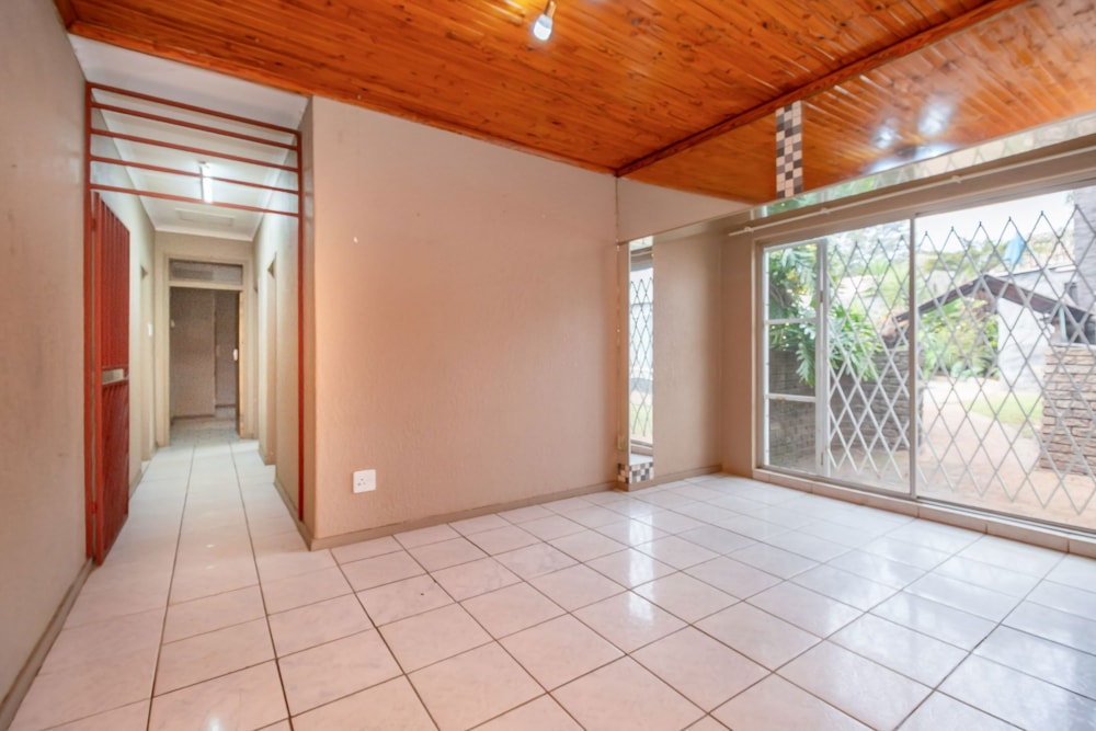 House for sale in Greenhills - 1KR1744077