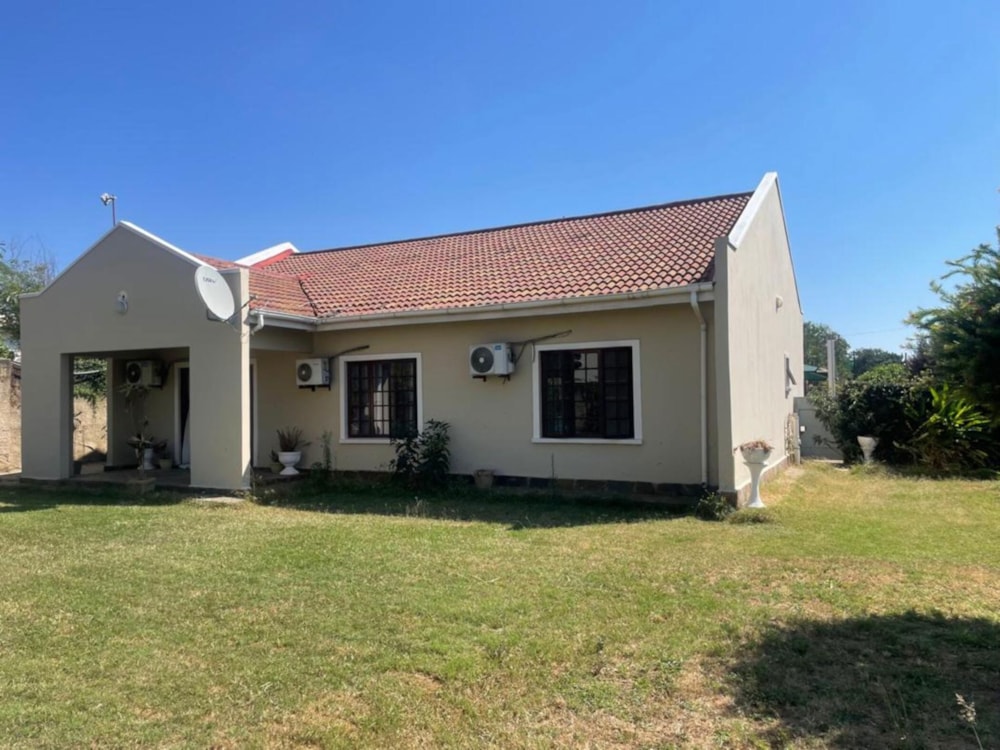 Single-storey house for sale in Ibex Hill, Zambia - 3ZA1743090 Single-storey house for sale in Ibex Hill, Zambia - 3ZA1743090