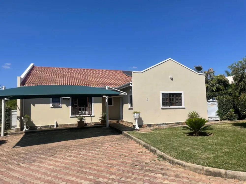 Single-storey house for sale in Ibex Hill, Zambia - 3ZA1743090 Single-storey house for sale in Ibex Hill, Zambia - 3ZA1743090