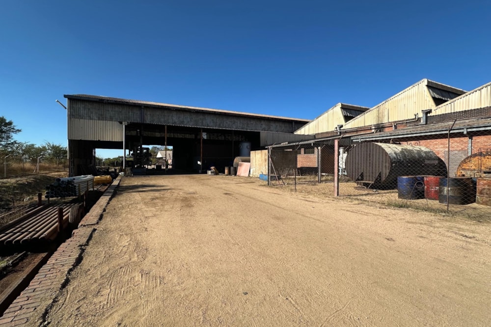 Commercial industrial property for sale in Steeldale, Zimbabwe - 3ZB1743092