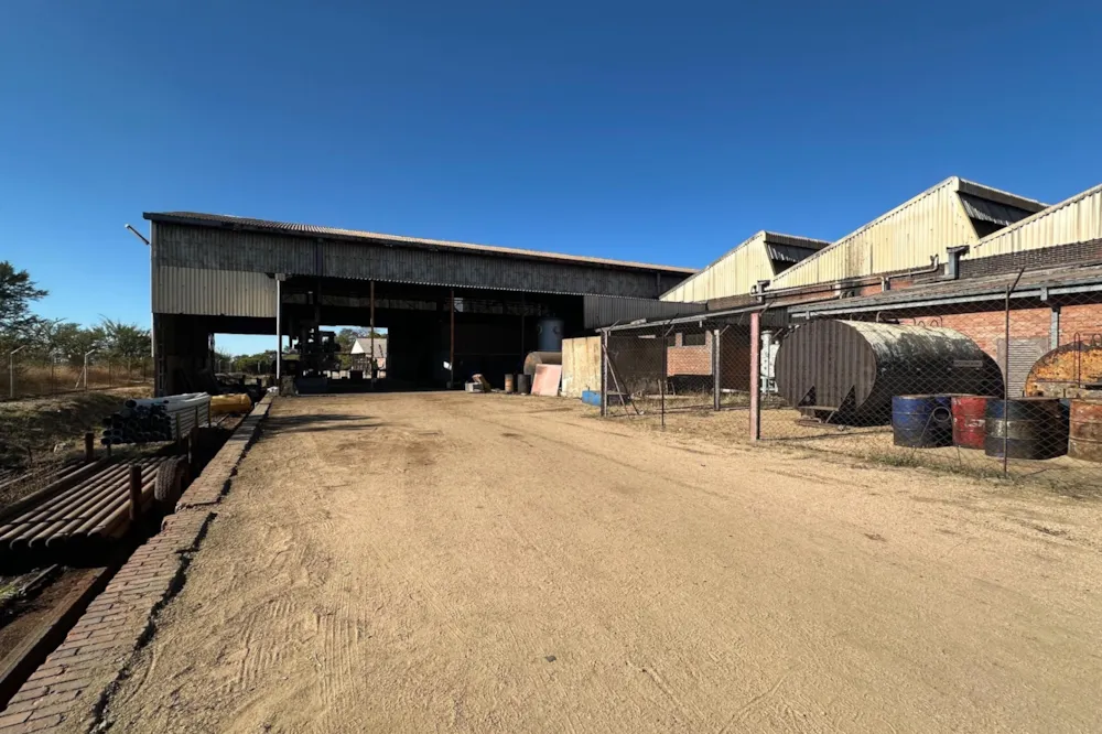 Commercial industrial property for sale in Steeldale, Zimbabwe - 3ZB1743092 Commercial industrial property for sale in Steeldale, Zimbabwe - 3ZB1743092