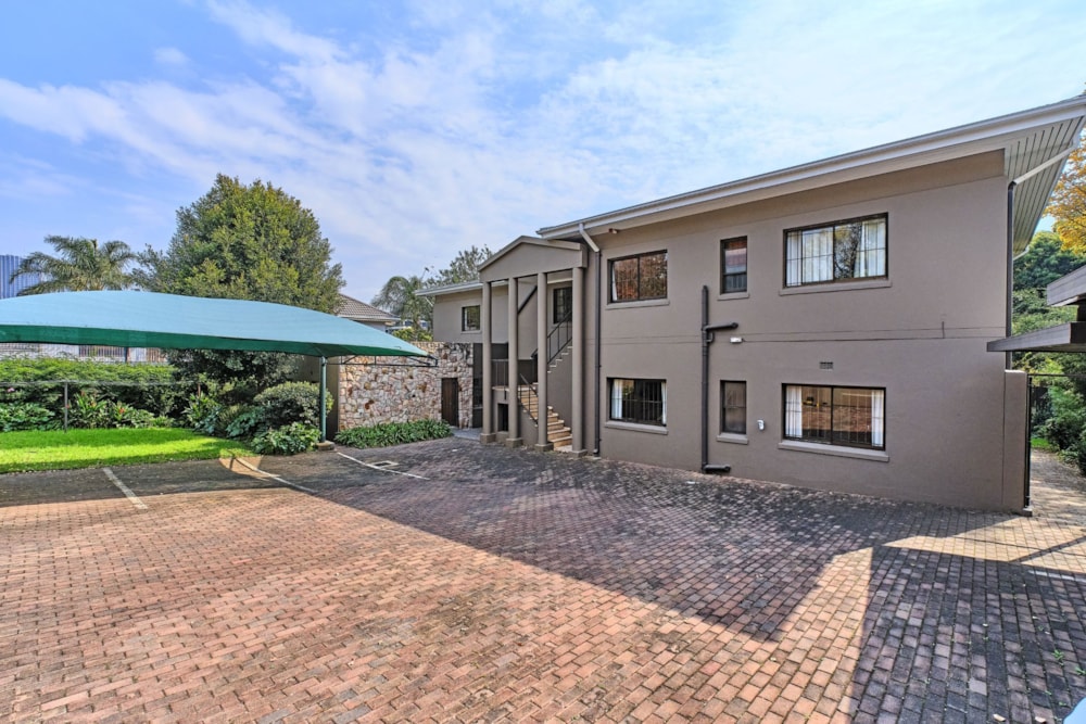 Double-storey house to rent in Parktown - JBL1743184 Double-storey house to rent in Parktown - JBL1743184