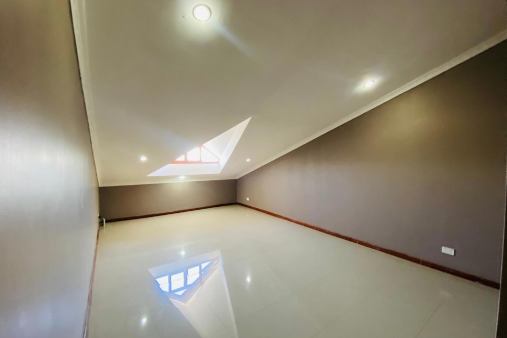 Double-storey apartment to rent in Chudleigh, Zambia - 3ZA1743216