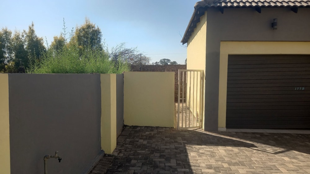 Security estate home for sale in Derdepoort - PTM1743263