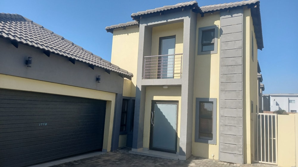 Security estate home for sale in Derdepoort - PTM1743263