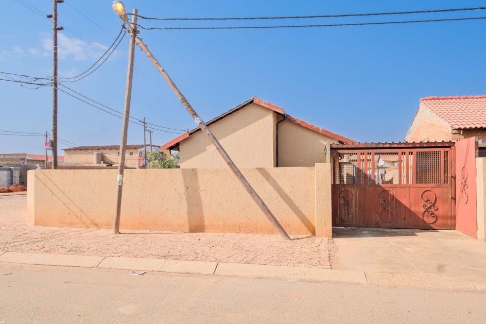 House for sale in Protea Glen - RDT1743265