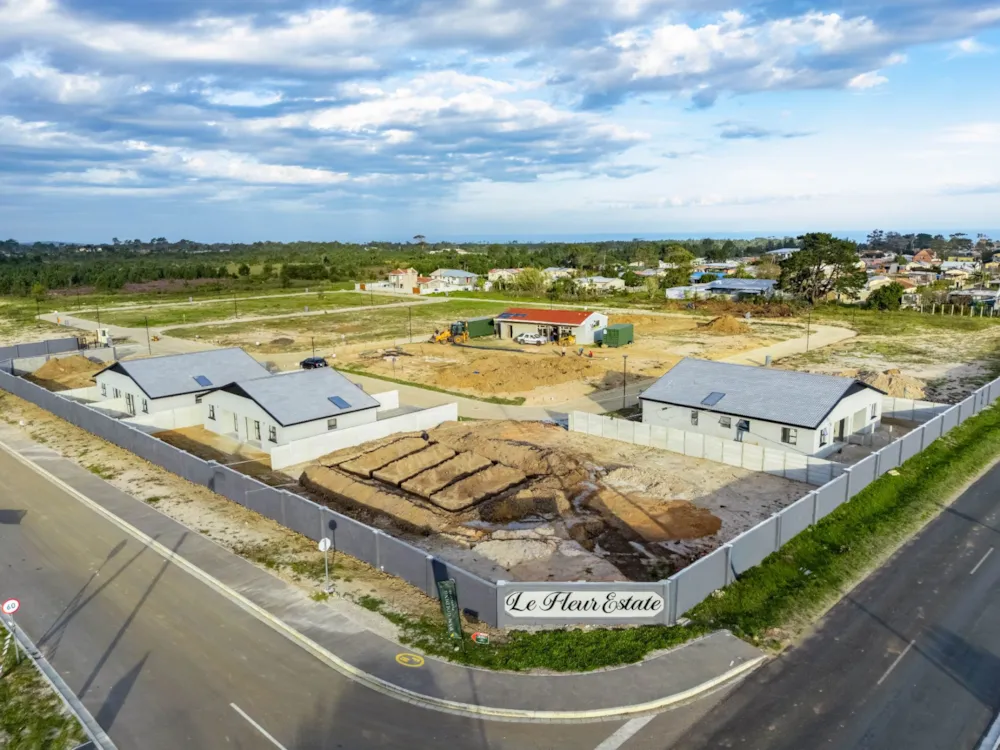 Semi-detached house for sale in Kranshoek - 1KG1743281 Semi-detached house for sale in Kranshoek - 1KG1743281