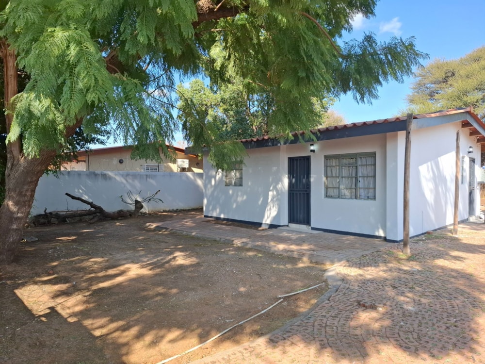 House to rent in Phase 2, Botswana - 3BO1743477