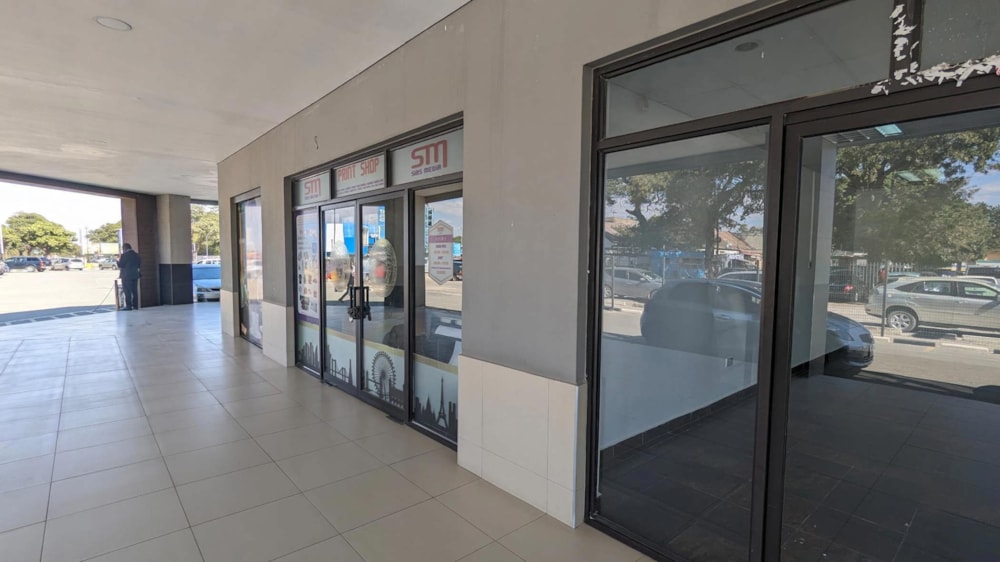 Commercial retail property let in Woodlands, Zambia - 3ZA1743404