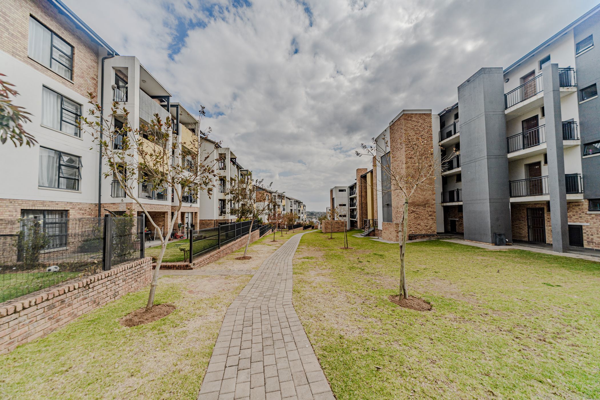 Apartment to rent in Rooihuiskraal North - CNL1743548