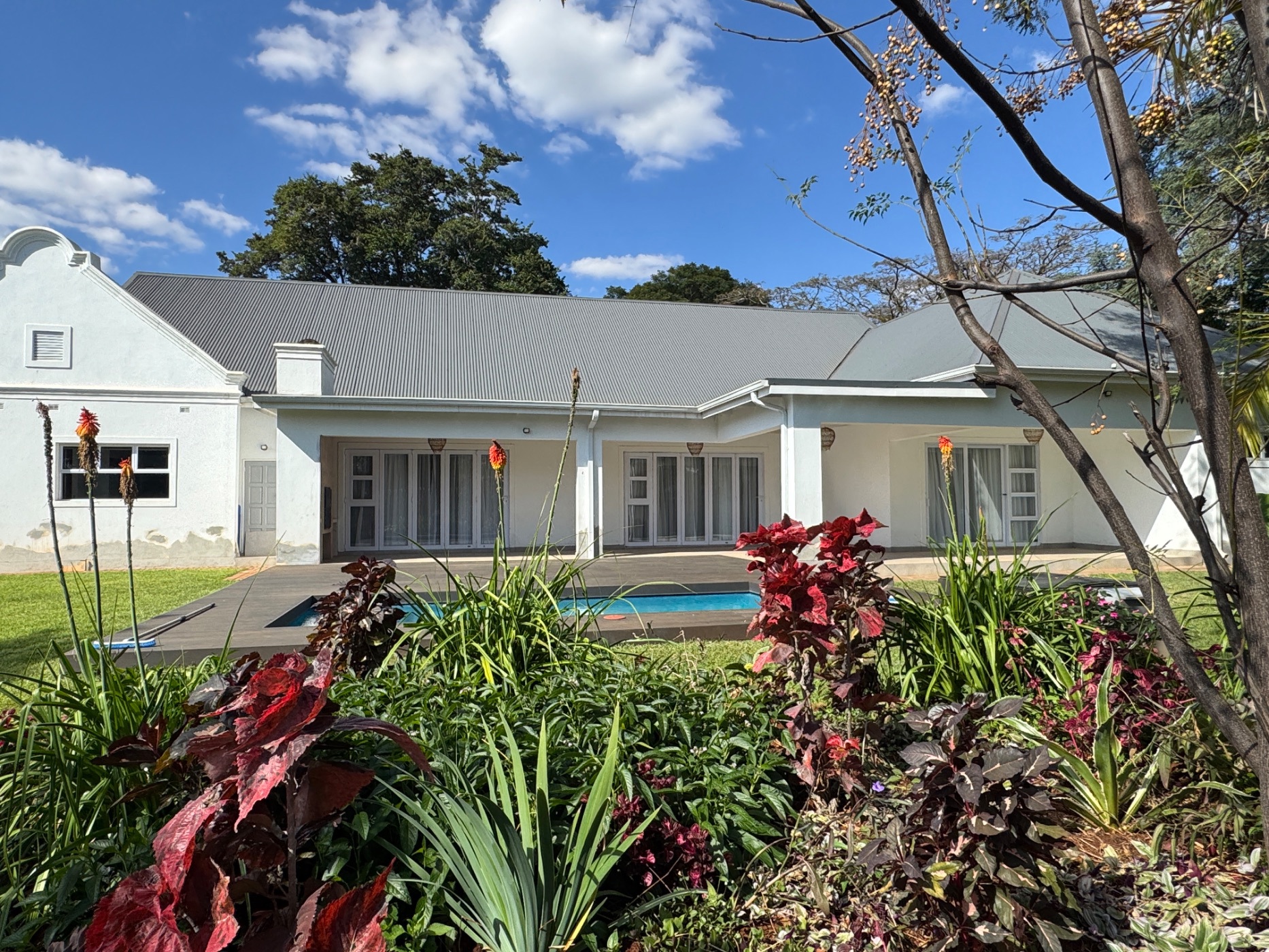 Security complex home to rent in Vainona, Zimbabwe - 3ZB1743475