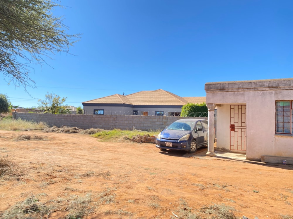 House for sale in Tlokweng, Botswana - 3BO1744525