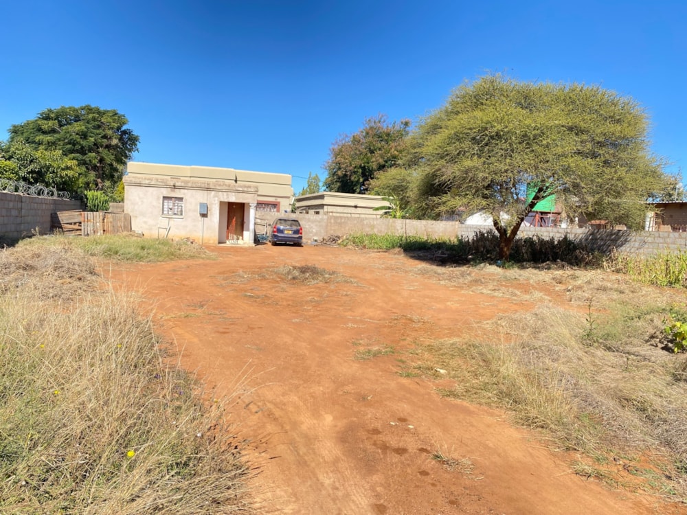 House for sale in Tlokweng, Botswana - 3BO1744525