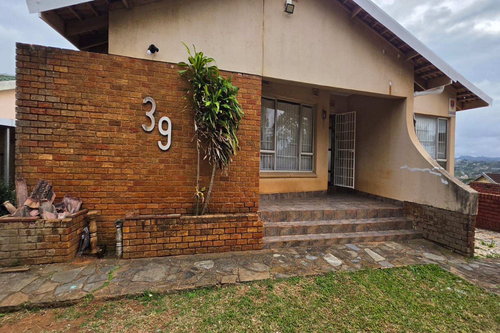 House for sale in Chatsworth, KwaZulu-Natal - 1WB1746594
