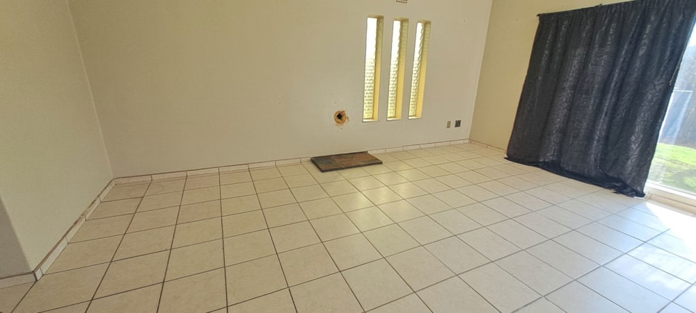 House for sale in Middelburg South (Mpumalanga South)  - 1MD1743590