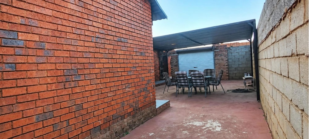 House for sale in Vosloorus - BOK1743611