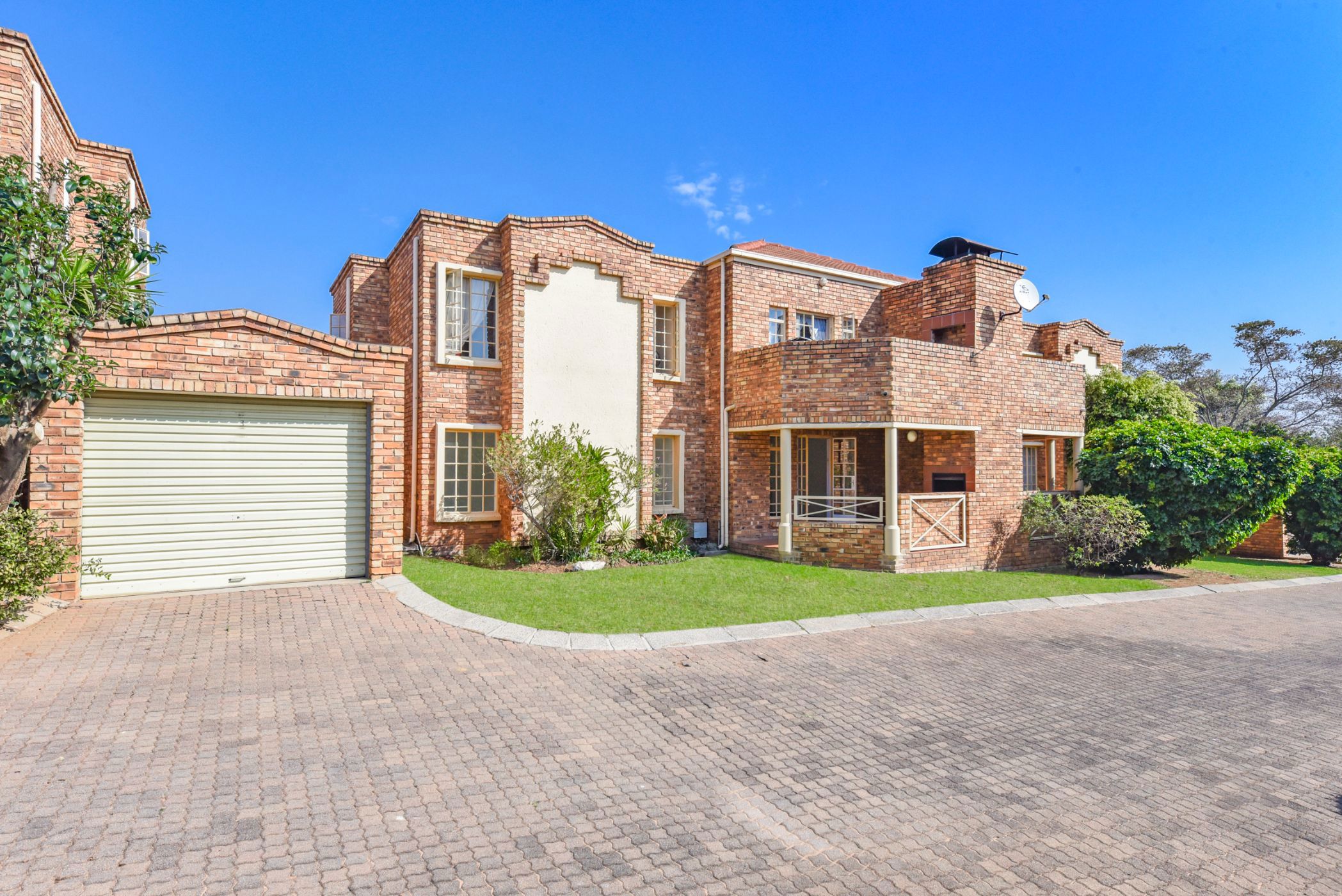 Apartment for sale in North Riding - FW1743998