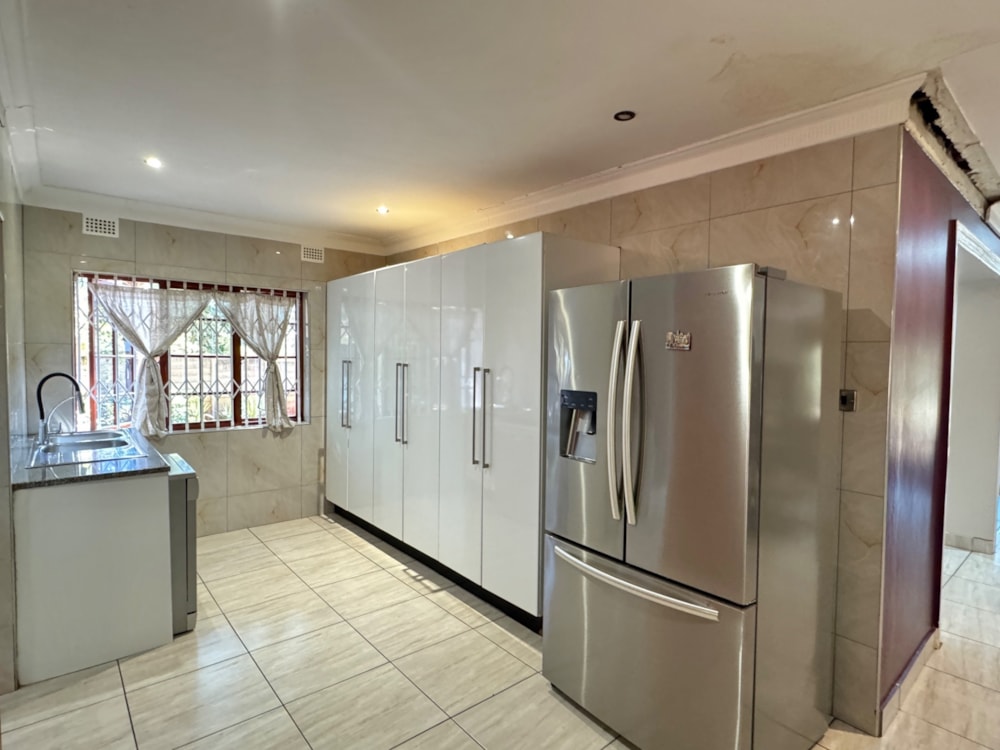 House to rent in Chisipite, Zimbabwe - 3ZB1743615 House to rent in Chisipite, Zimbabwe - 3ZB1743615