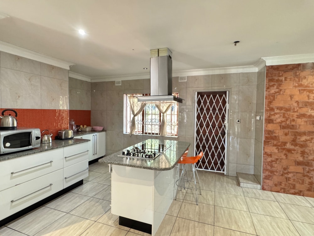 House to rent in Chisipite, Zimbabwe - 3ZB1743615 House to rent in Chisipite, Zimbabwe - 3ZB1743615