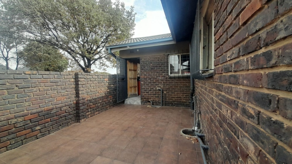 Double-storey house for sale in Vanderbijlpark SE 6 - 1VT1743746 Double-storey house for sale in Vanderbijlpark SE 6 - 1VT1743746