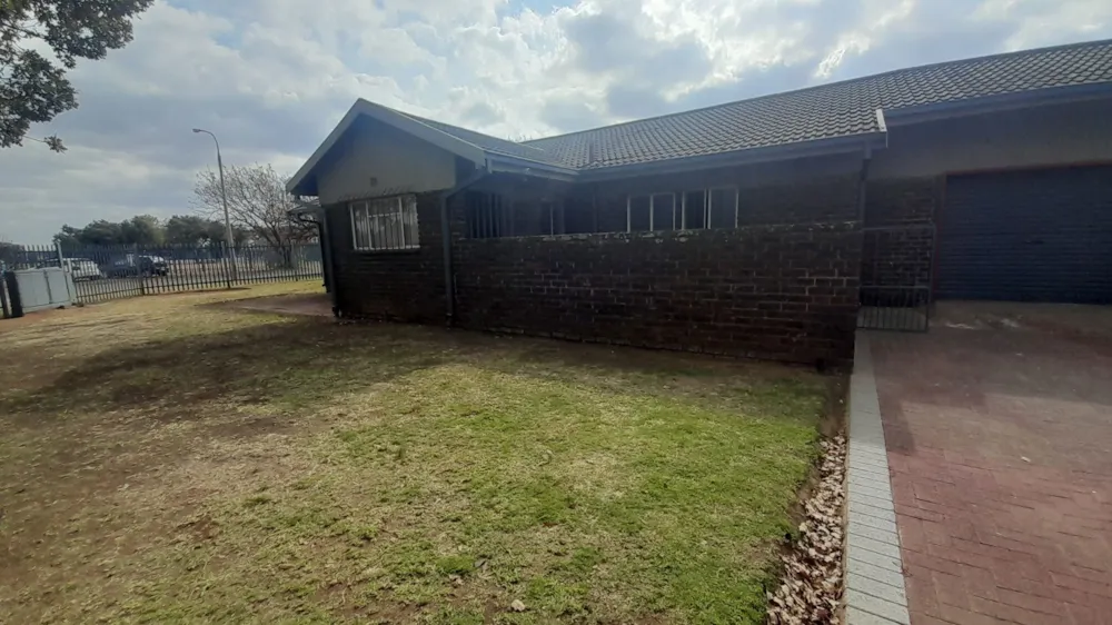 House for sale in Vanderbijlpark SE 6 - 1VT1743746