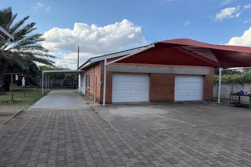 House for sale in Parklands, Bulawayo, Zimbabwe - 3ZB1743785 House for sale in Parklands, Bulawayo, Zimbabwe - 3ZB1743785
