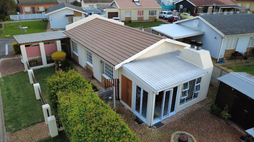 House for sale in Riversdale, Garden Route - 1SR1743801 House for sale in Riversdale, Garden Route - 1SR1743801