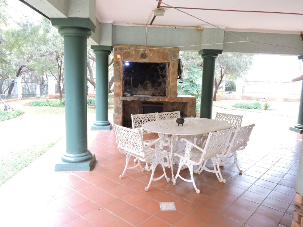 Mixed use farm for sale in Swartruggens - 1RU1743833