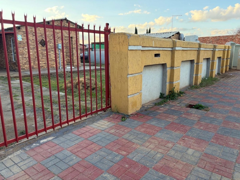 House for sale in Roodepan - 1KJ1743932