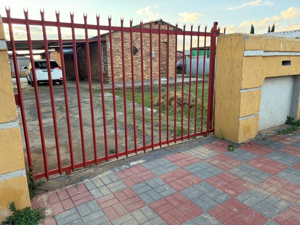 House for sale in Roodepan - 1KJ1743932